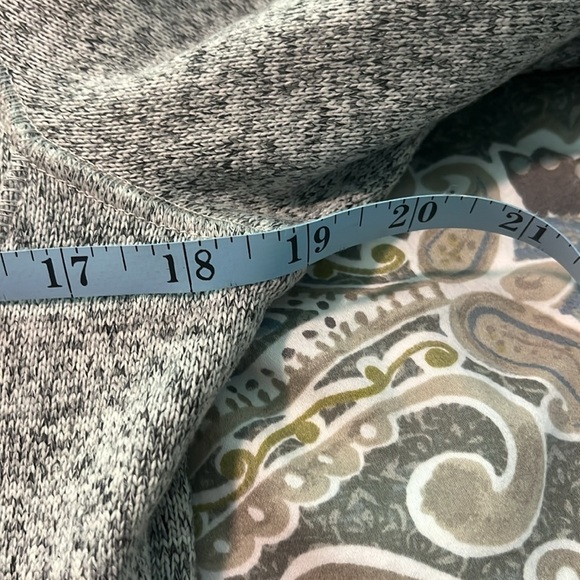 Eddie Bauer Women's Medium Full Zip Mid-Weight Fleece Jacket - Picture 6 of 8